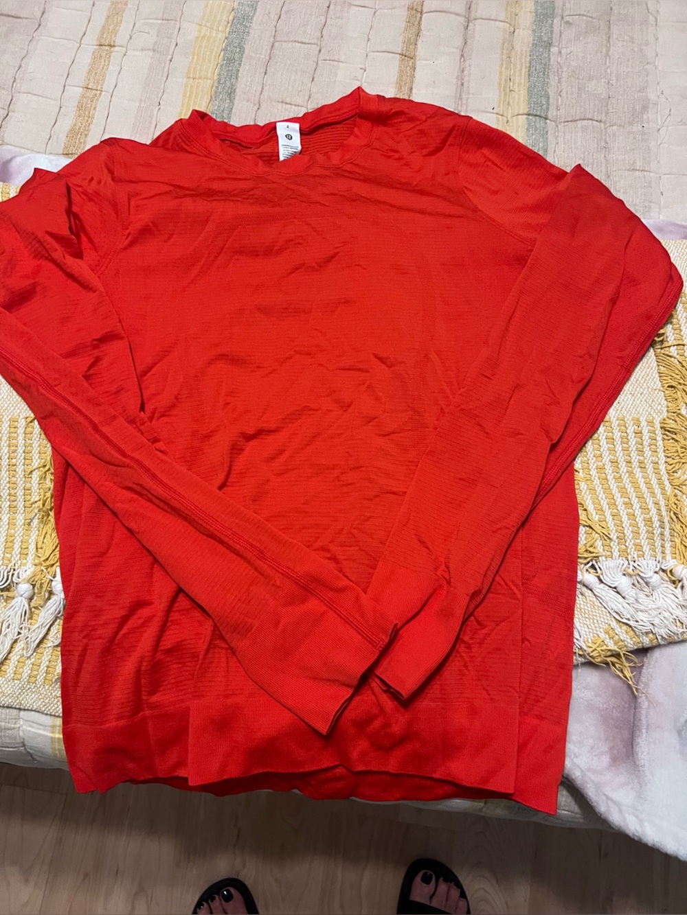 Womens Long-Sleeve relaxed swiftly Crewneck Shirt - Red